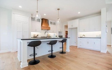 The Kinsley*-This 5 bedroom home has 2 bedrooms on the main lvl - photo 4