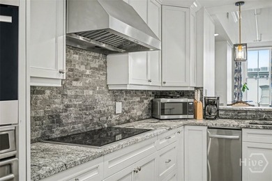 Unique penthouse in the heart of Savannah's Landmark Historic - photo 17