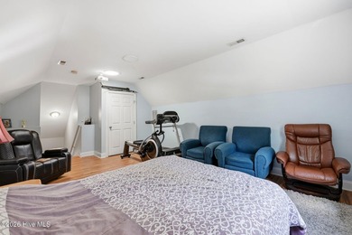 **SELLER OFFERING UP TO $7,500 IN CLOSING COSTS** Wake up to - photo 18