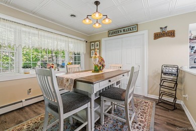 LOCATION, LOCATION, LOCATION! Nestled in highly sought-after - photo 18