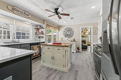 LOCATION, LOCATION, LOCATION! Nestled in highly sought-after - photo 19