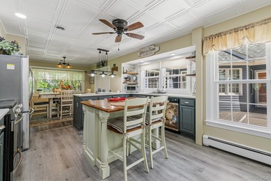 LOCATION, LOCATION, LOCATION! Nestled in highly sought-after - photo 20