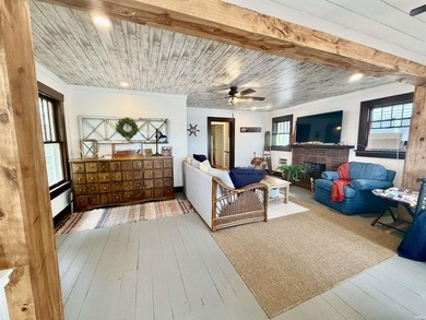 Welcome to this beautifully updated 1-bedroom, 1-bath cottage - photo 4