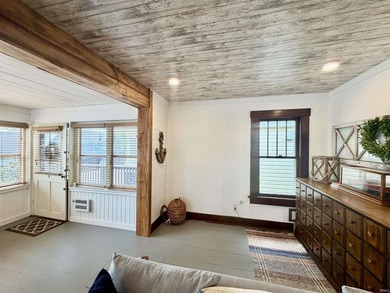 Welcome to this beautifully updated 1-bedroom, 1-bath cottage - photo 5
