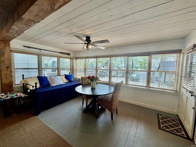 Welcome to this beautifully updated 1-bedroom, 1-bath cottage - photo 6