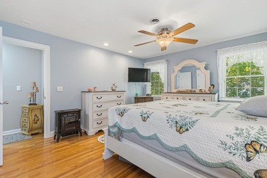 LOCATION, LOCATION, LOCATION! Nestled in highly sought-after - photo 27