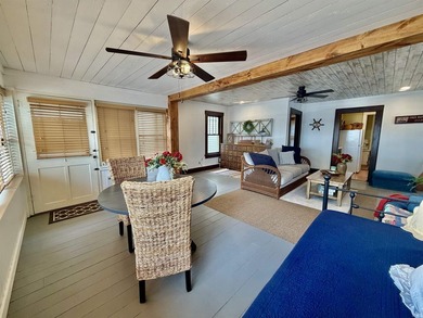 Welcome to this beautifully updated 1-bedroom, 1-bath cottage - photo 7