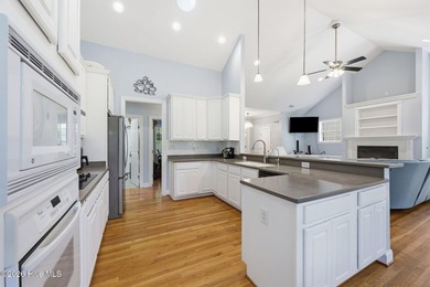 **SELLER OFFERING UP TO $7,500 IN CLOSING COSTS** Wake up to - photo 30