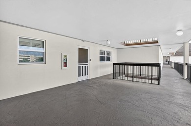 Completely renovated and move in ready 2/2 + den, could easily - photo 6