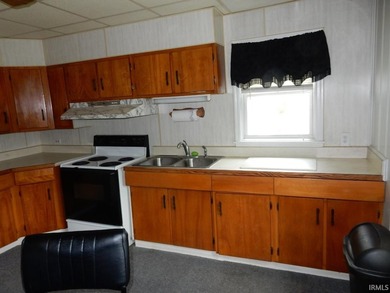2 bedroom, 1 bath, 1 car garage with walkout basement deep lot - photo 3