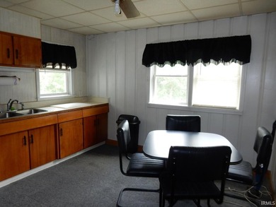 2 bedroom, 1 bath, 1 car garage with walkout basement deep lot - photo 4