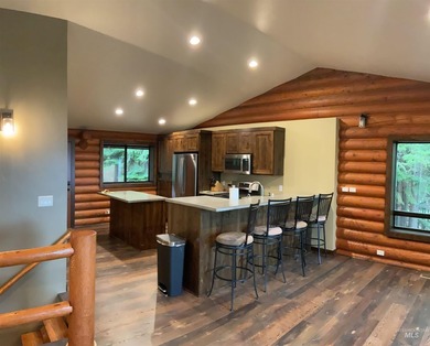 Stunning Views of Dworshak Reservoir | Fully Renovated Log Home - photo 13