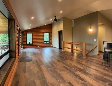 Stunning Views of Dworshak Reservoir | Fully Renovated Log Home - photo 15