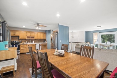 This beautiful 4 bedroom high ranch home located in the Sachem - photo 6