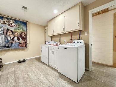 Check out this gorgeous 5 acre property with a country setting - photo 34