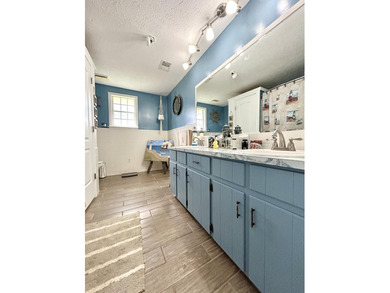 Check out this gorgeous 5 acre property with a country setting - photo 36