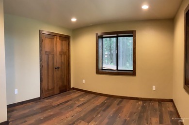 Stunning Views of Dworshak Reservoir | Fully Renovated Log Home - photo 38
