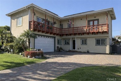 Well-Positioned Long Beach Opportunity. Spacious 3,081 sq ft - photo 1