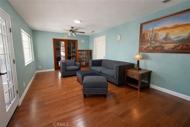 Well-Positioned Long Beach Opportunity. Spacious 3,081 sq ft - photo 2