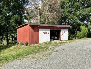 Check out this gorgeous 5 acre property with a country setting - photo 54