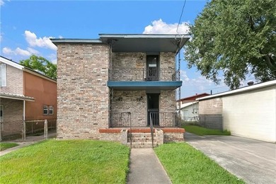 Lake Pontchartrain Townhome/Townhouse For Sale in New Orleans Louisiana