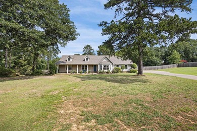 Spacious 4 bedroom, 3 full bath home offering everything you - photo 2