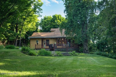 Hudson River - Rensselaer County Home Sale Pending in Castleton-on-Hudson New York