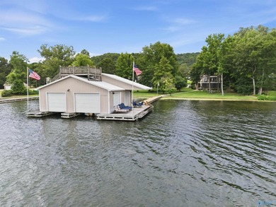 Looking for the ultimate Lake Guntersville lifestyle? This - photo 3
