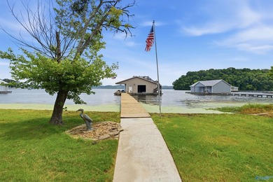 Looking for the ultimate Lake Guntersville lifestyle? This - photo 4