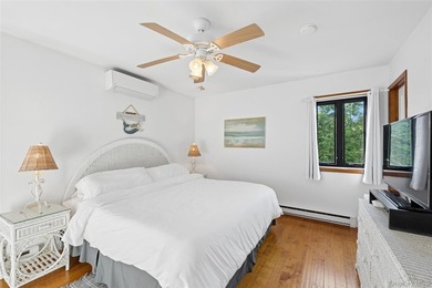 Rare 6-BR Montauk Beach Oasis With Room For Pool Finding a - photo 10