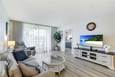 Looking for a TURNKEY, UPDATED, immaculate condition condo in a - photo 3