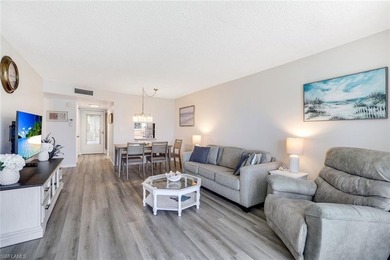 Looking for a TURNKEY, UPDATED, immaculate condition condo in a - photo 8
