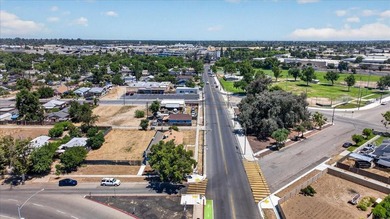 2523 sq ft commercial/ mixed use building on 17,500 sq ft lot - photo 14