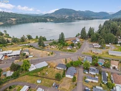 Gorgeous lake and mountain views from this cozy and affordable - photo 2