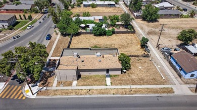 2523 sq ft commercial/ mixed use building on 17,500 sq ft lot - photo 38