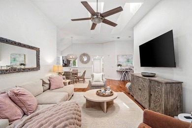 Stunning renovated 2BR/2BA condo in the heart of Boca Raton - photo 12