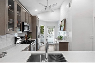 Stunning renovated 2BR/2BA condo in the heart of Boca Raton - photo 14