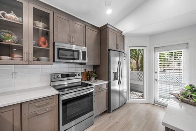 Stunning renovated 2BR/2BA condo in the heart of Boca Raton - photo 16