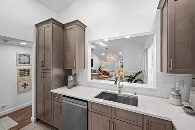 Stunning renovated 2BR/2BA condo in the heart of Boca Raton - photo 17