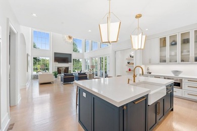 Impeccably maintained home that embodies luxurious finishes - photo 21