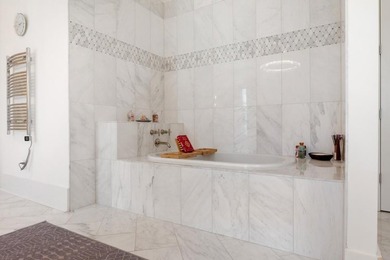 Impeccably maintained home that embodies luxurious finishes - photo 29