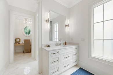 Impeccably maintained home that embodies luxurious finishes - photo 30