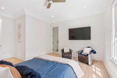 Impeccably maintained home that embodies luxurious finishes - photo 41