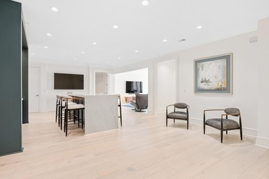 Impeccably maintained home that embodies luxurious finishes - photo 44