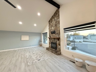 Motivated seller*Well kept Sandy Neighborhood*Cul-de-sac*Vaulted