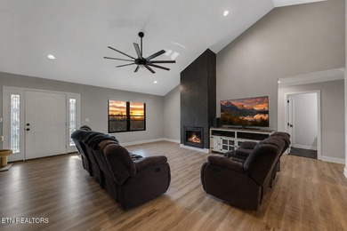 Experience the perfect blend of modern comfort and peaceful East - photo 9