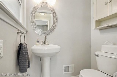 Enjoy waterfront living in this beautifully updated brick ranch - photo 16