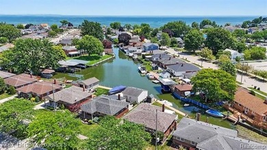 Enjoy waterfront living in this beautifully updated brick ranch - photo 21