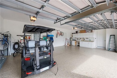 Stunning spacious home with panoramic golf and Lake views. This - photo 28