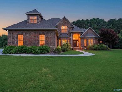 Amazing full brick custom home located in *Savannah Place*, a - photo 3